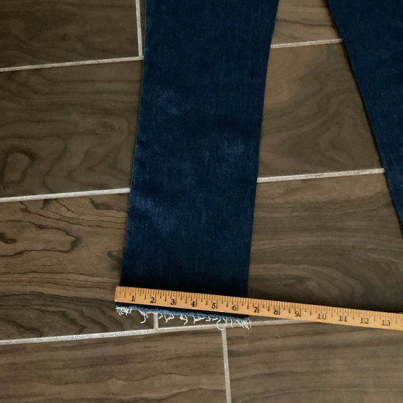 Paige/Cindy crop raw hem.Sz 25 jeans. See pic for measurements. - Picture 5 of 9